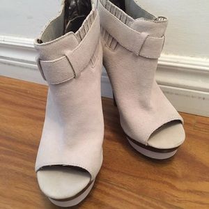 NWOT Steve Madden Ankle booties